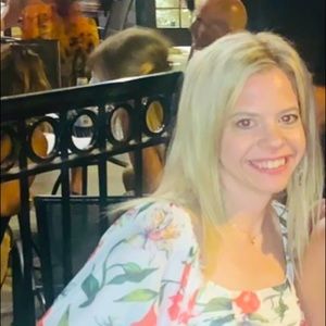 Meet your Posher, Liz